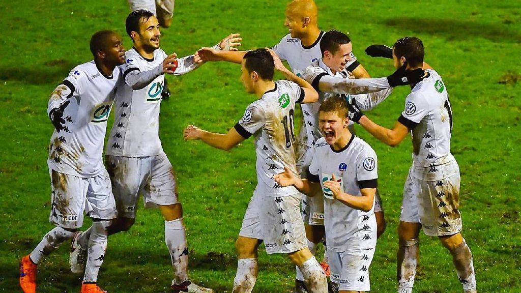 他们的中场 他们的中场