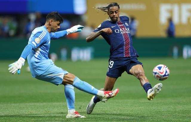 在训练中落 在训练中落