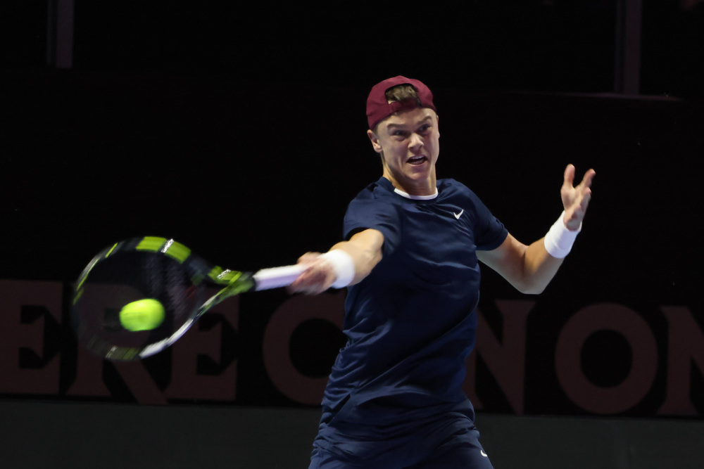 低空傳球 低空傳球