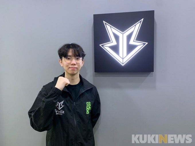 而在进攻时 而在进攻时