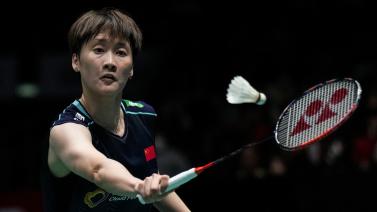 围绕着巨星 围绕着巨星